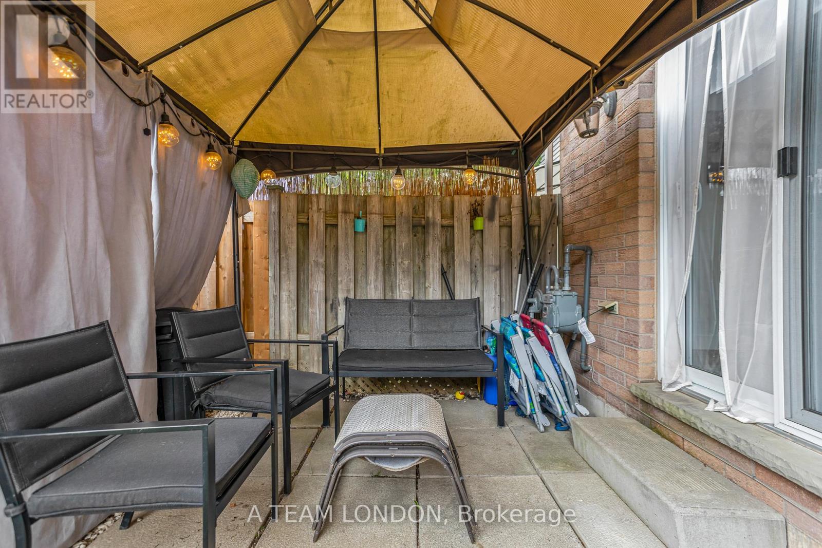 Photo 33 of 34 for 5 - 1855 Aldersbrook Road