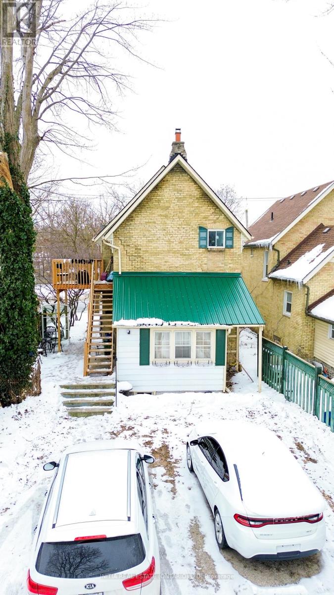 Property at 552 ADELAIDE STREET N image 4