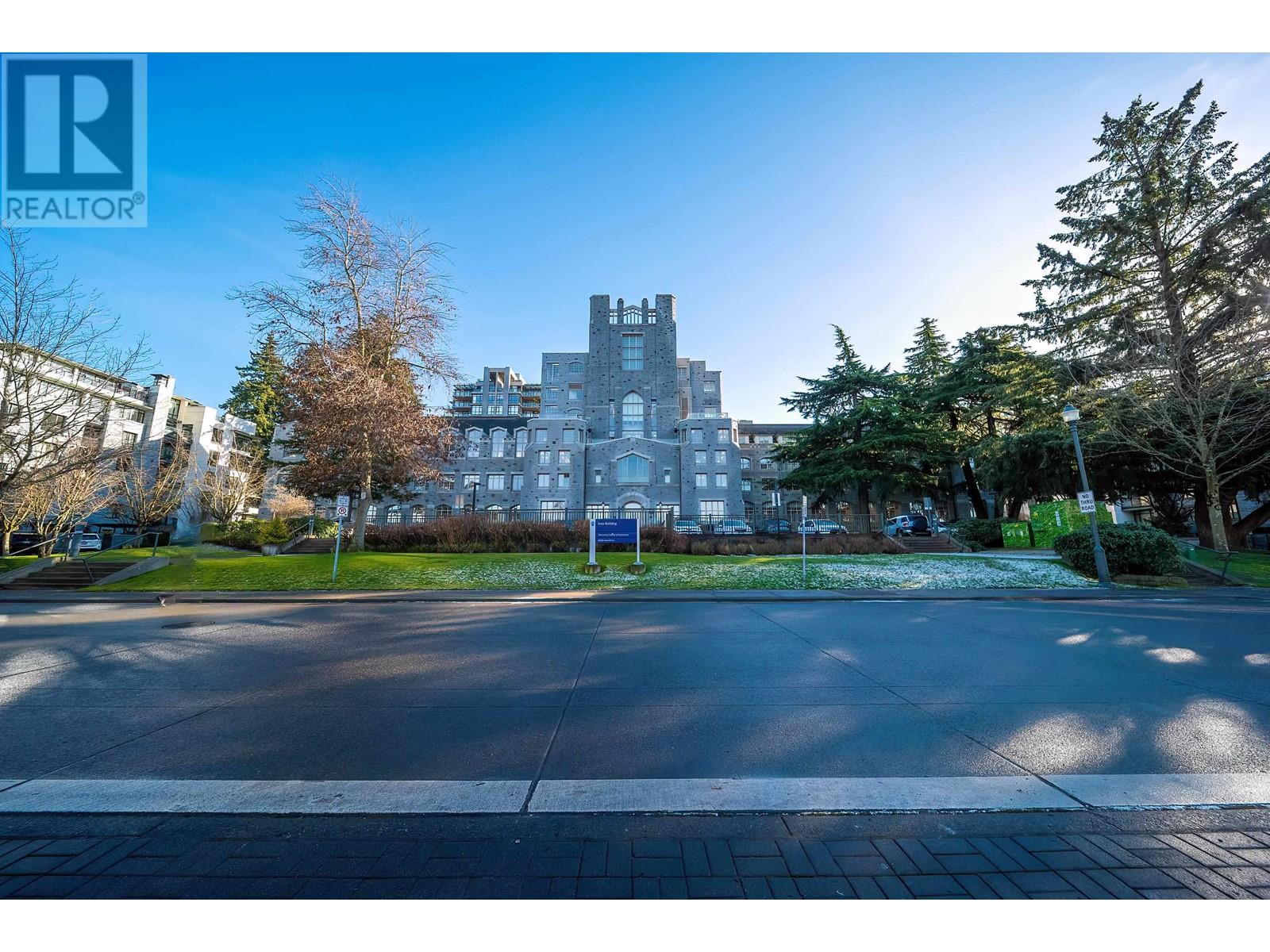 Listing Picture 9 of 28 : 308 6015 IONA DRIVE, Vancouver / 溫哥華 - 魯藝地產 Yvonne Lu Group - MLS Medallion Club Member