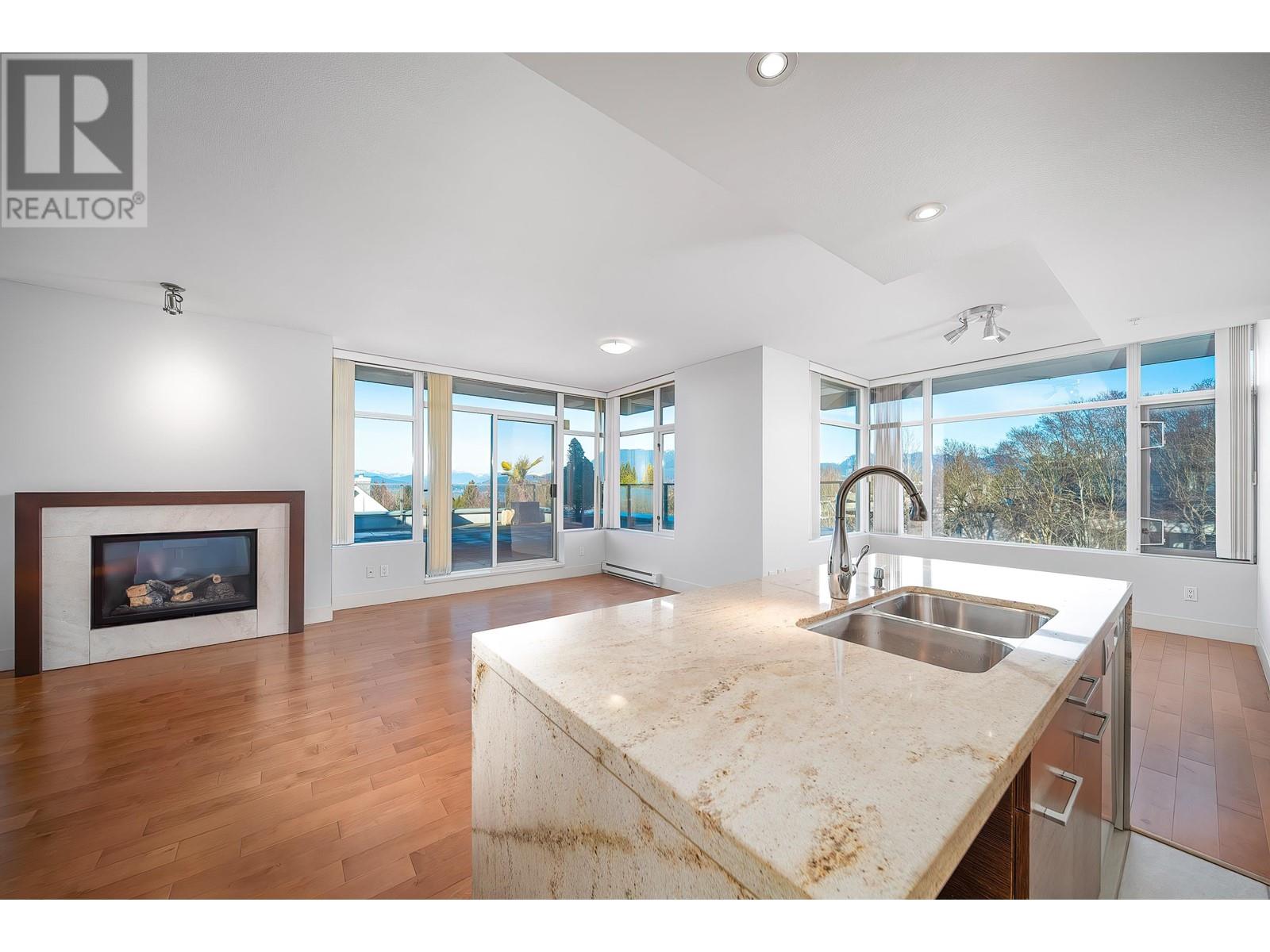 Listing Picture 15 of 28 : 308 6015 IONA DRIVE, Vancouver / 溫哥華 - 魯藝地產 Yvonne Lu Group - MLS Medallion Club Member