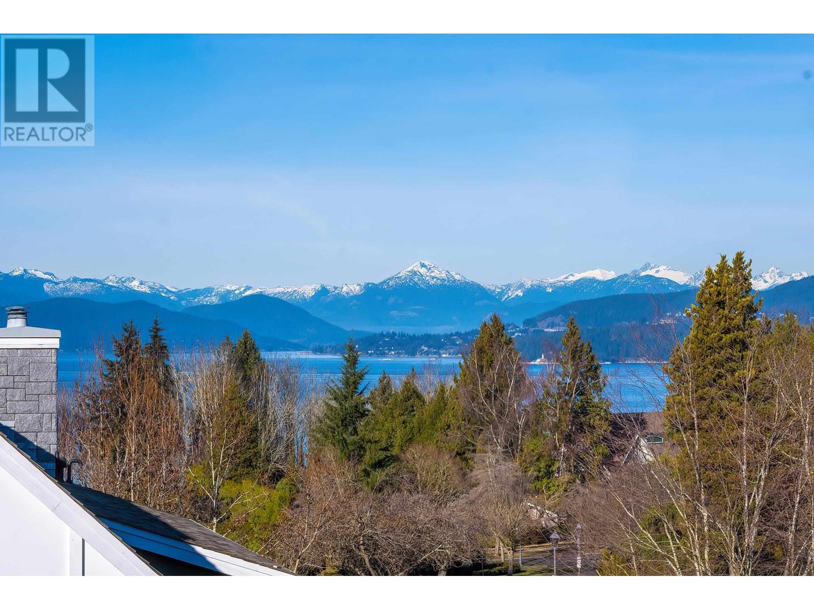 Listing Picture 6 of 28 : 308 6015 IONA DRIVE, Vancouver / 溫哥華 - 魯藝地產 Yvonne Lu Group - MLS Medallion Club Member