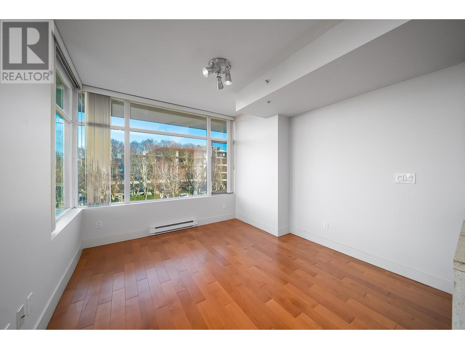 Listing Picture 22 of 28 : 308 6015 IONA DRIVE, Vancouver / 溫哥華 - 魯藝地產 Yvonne Lu Group - MLS Medallion Club Member