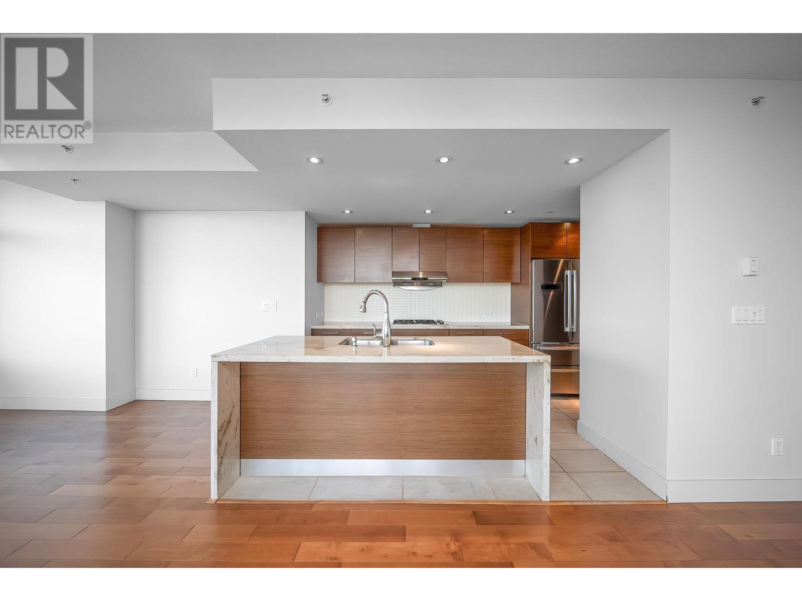 Listing Picture 12 of 28 : 308 6015 IONA DRIVE, Vancouver / 溫哥華 - 魯藝地產 Yvonne Lu Group - MLS Medallion Club Member