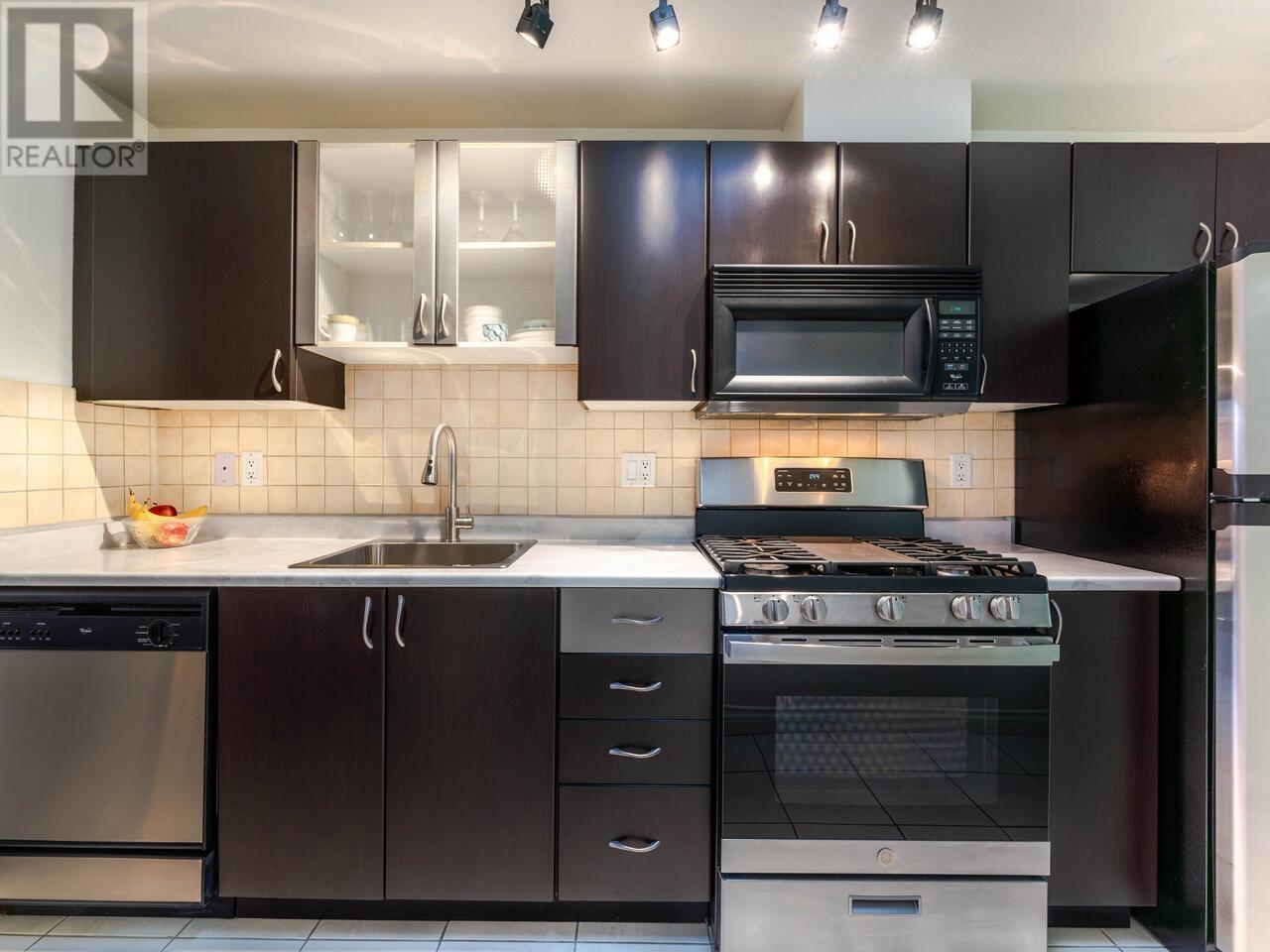 Listing Picture 10 of 20 : 400 2741 E HASTINGS STREET, Vancouver / 溫哥華 - 魯藝地產 Yvonne Lu Group - MLS Medallion Club Member