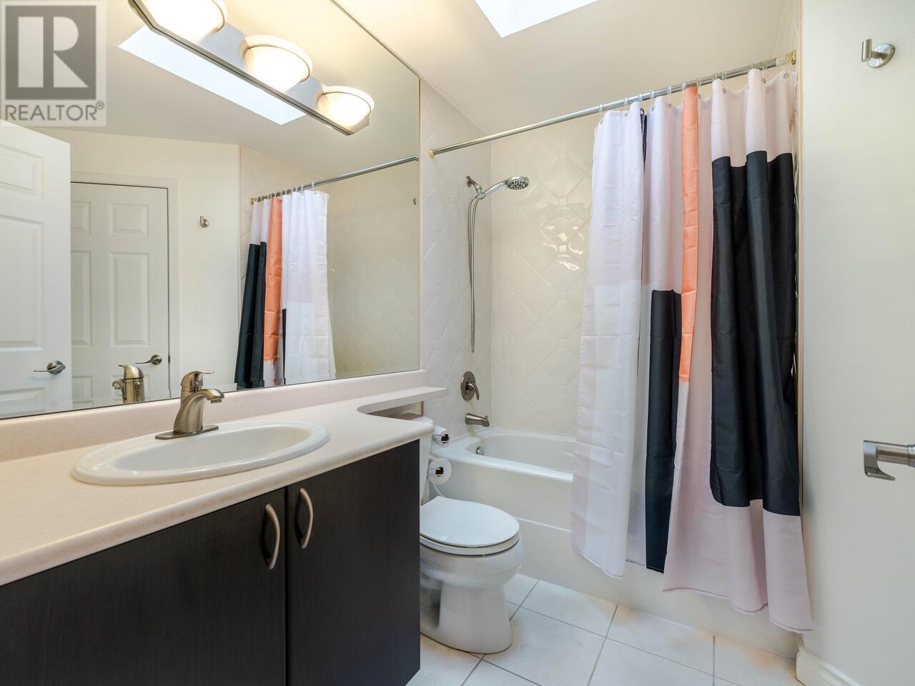 Listing Picture 15 of 20 : 400 2741 E HASTINGS STREET, Vancouver / 溫哥華 - 魯藝地產 Yvonne Lu Group - MLS Medallion Club Member