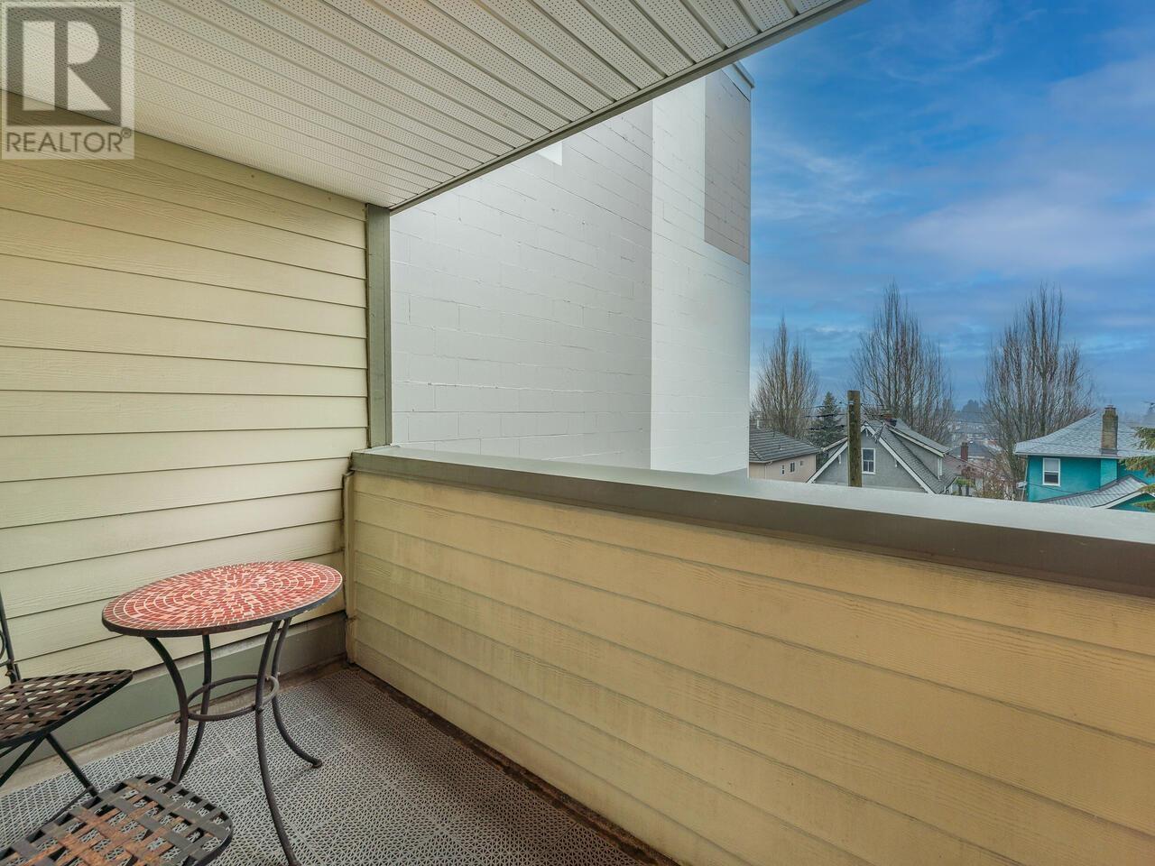 Listing Picture 17 of 20 : 400 2741 E HASTINGS STREET, Vancouver / 溫哥華 - 魯藝地產 Yvonne Lu Group - MLS Medallion Club Member