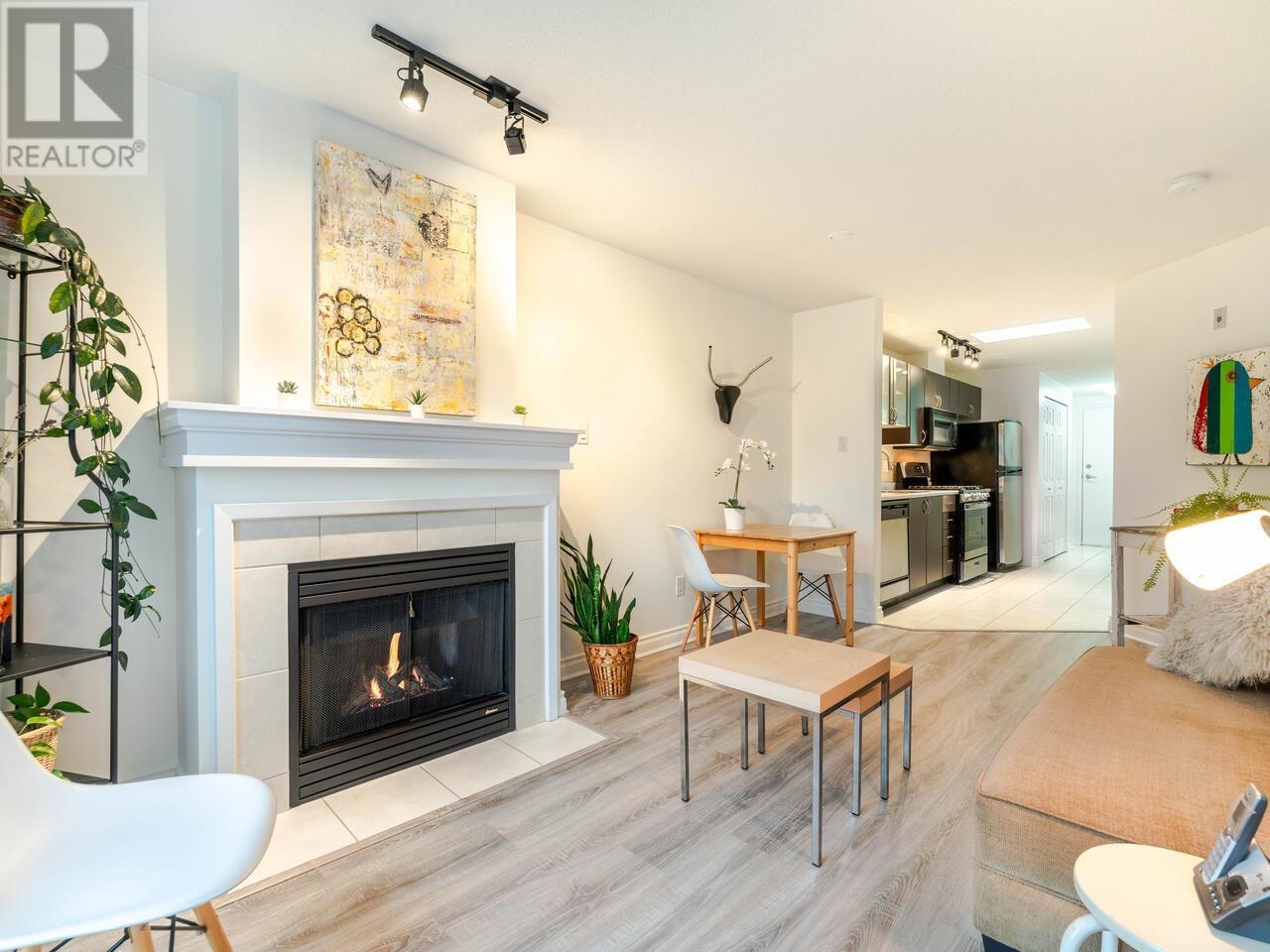 Listing Picture 2 of 20 : 400 2741 E HASTINGS STREET, Vancouver / 溫哥華 - 魯藝地產 Yvonne Lu Group - MLS Medallion Club Member