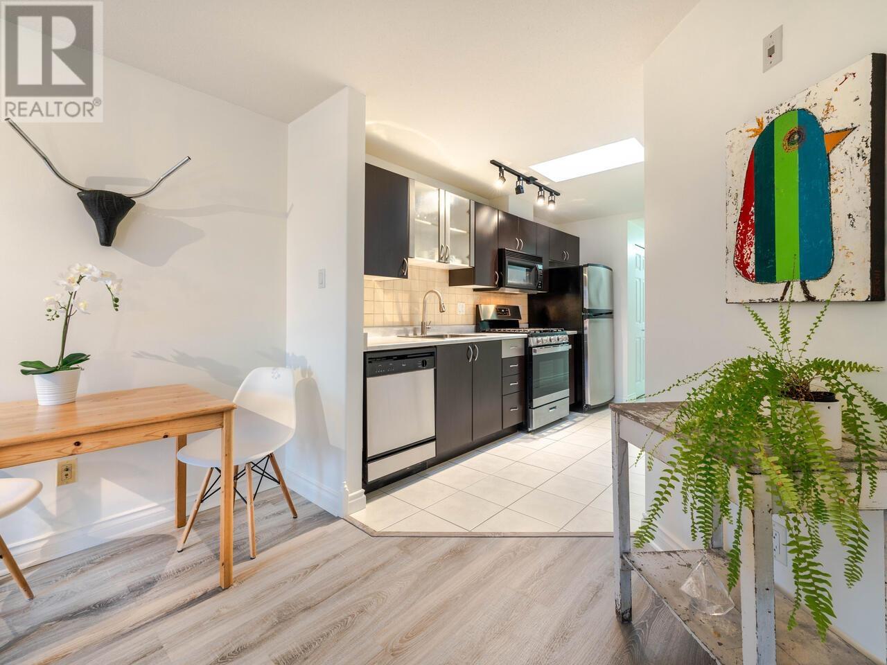 Listing Picture 7 of 20 : 400 2741 E HASTINGS STREET, Vancouver / 溫哥華 - 魯藝地產 Yvonne Lu Group - MLS Medallion Club Member