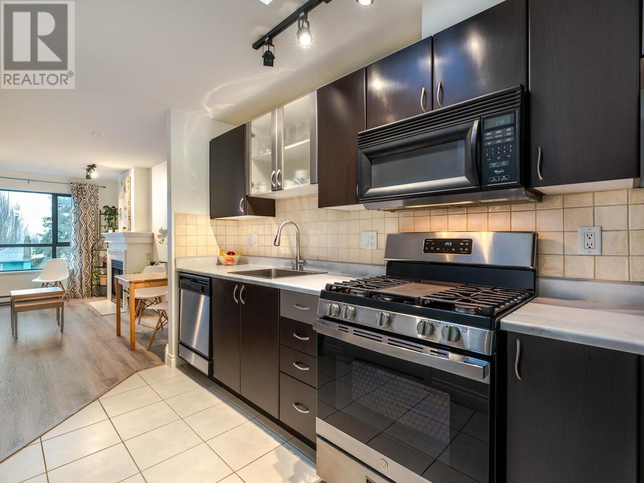 Listing Picture 9 of 20 : 400 2741 E HASTINGS STREET, Vancouver / 溫哥華 - 魯藝地產 Yvonne Lu Group - MLS Medallion Club Member