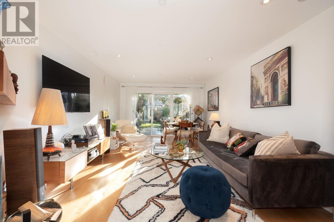 154 E 17th Avenue, Vancouver, British Columbia  V5V 1A4 - Photo 2 - R2962701