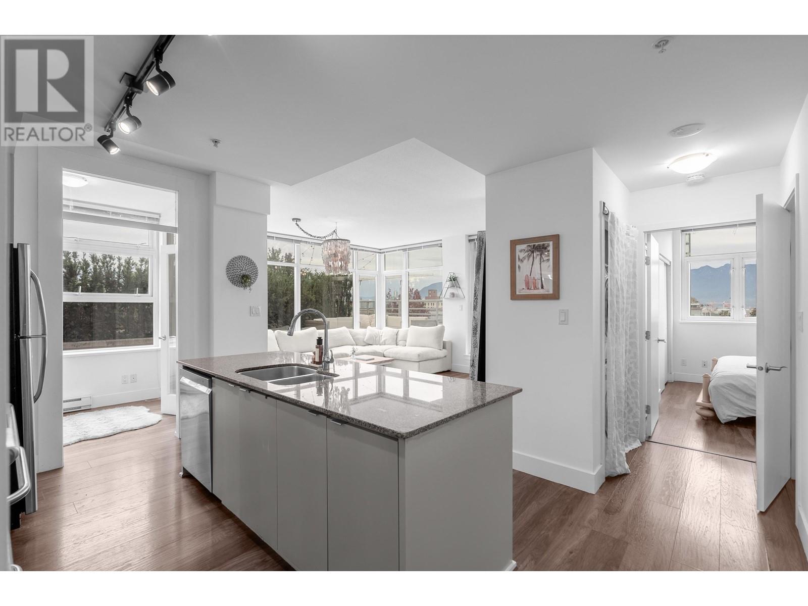 404 298 E 11TH AVENUE, Vancouver