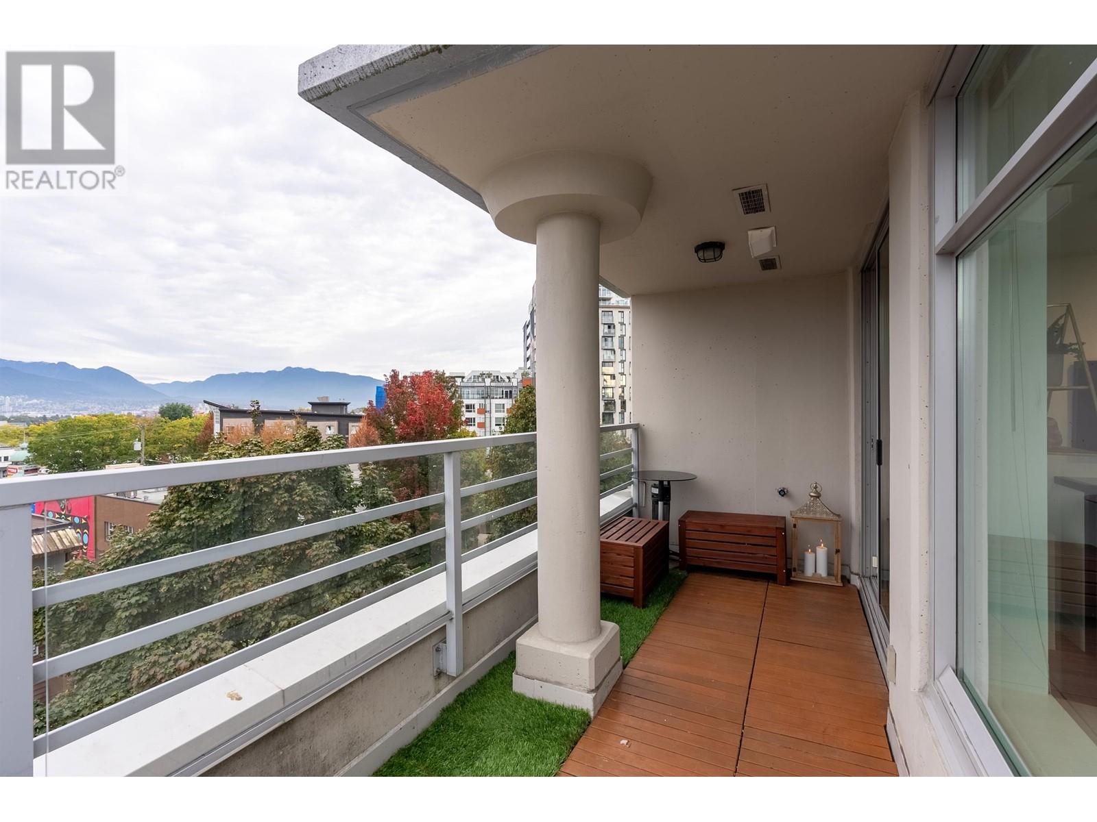 Listing Picture 17 of 40 : 404 298 E 11TH AVENUE, Vancouver / 溫哥華 - 魯藝地產 Yvonne Lu Group - MLS Medallion Club Member