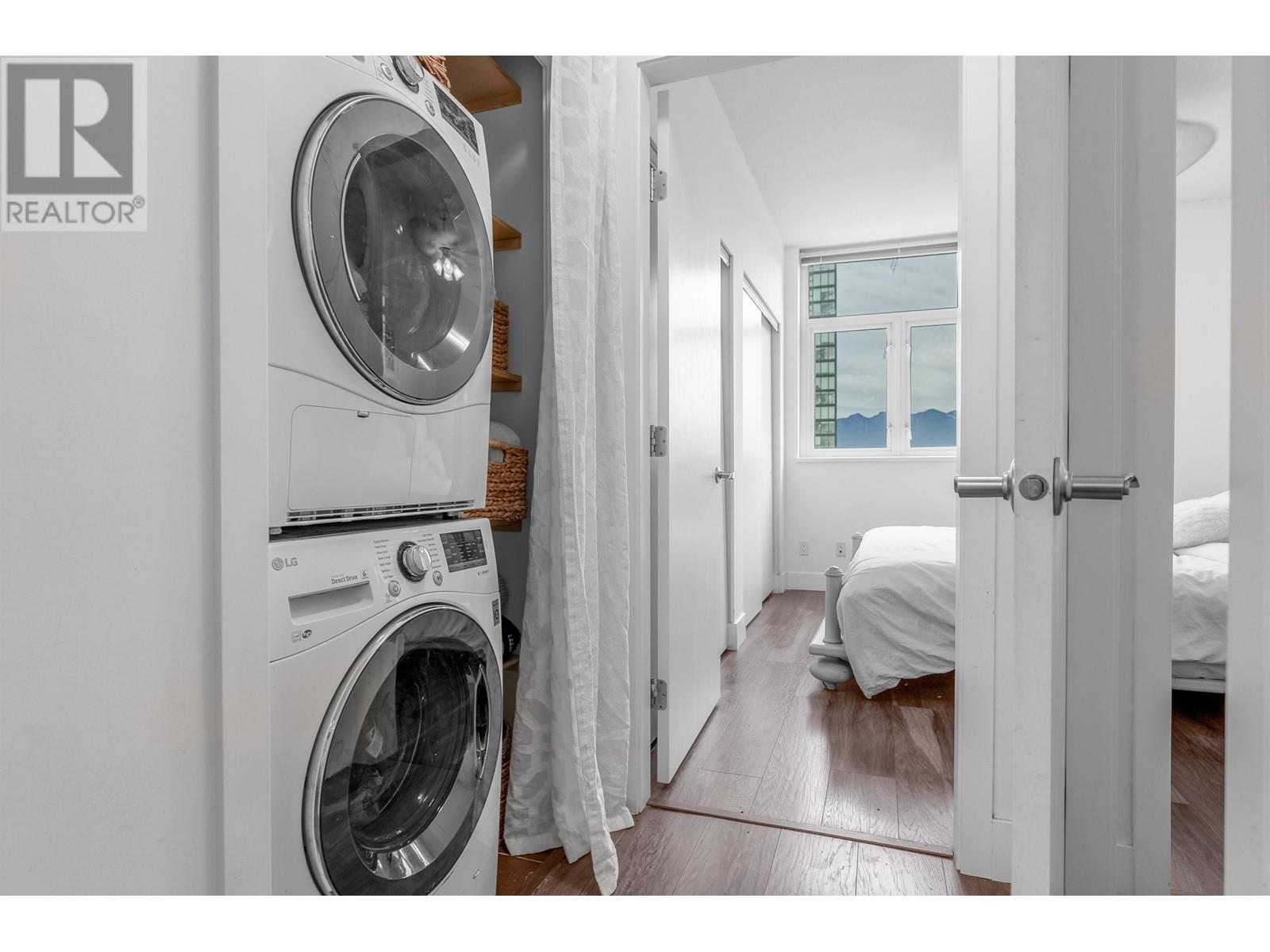 Listing Picture 27 of 40 : 404 298 E 11TH AVENUE, Vancouver / 溫哥華 - 魯藝地產 Yvonne Lu Group - MLS Medallion Club Member