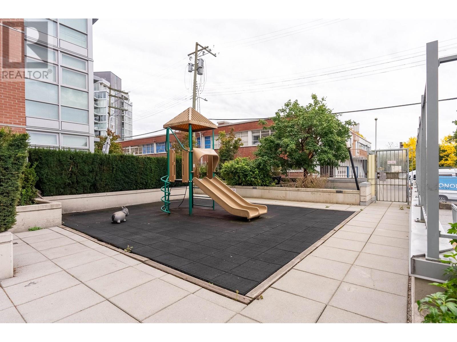 Listing Picture 31 of 40 : 404 298 E 11TH AVENUE, Vancouver / 溫哥華 - 魯藝地產 Yvonne Lu Group - MLS Medallion Club Member