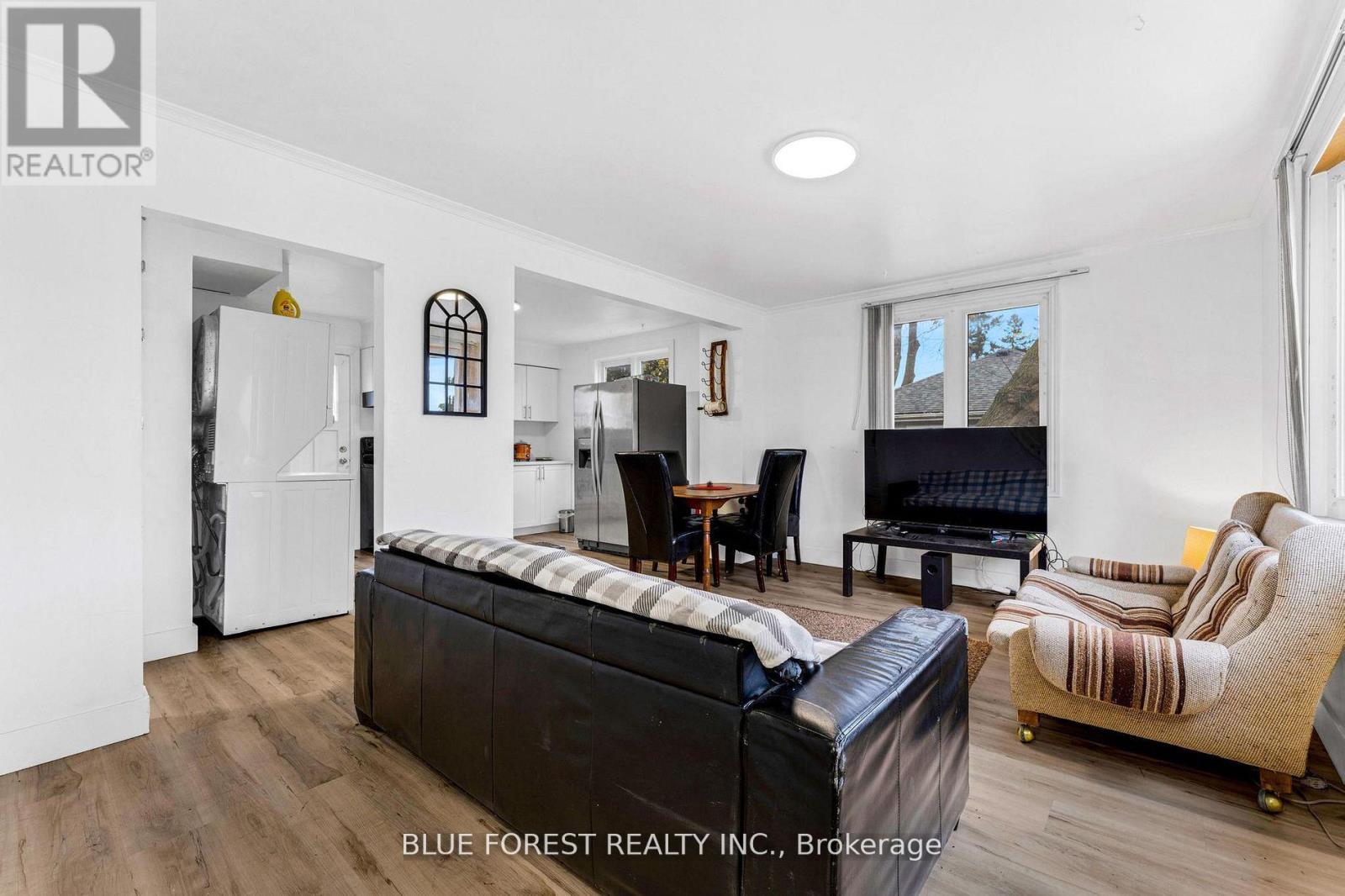 Property at 1466 TRAFALGAR STREET image 4