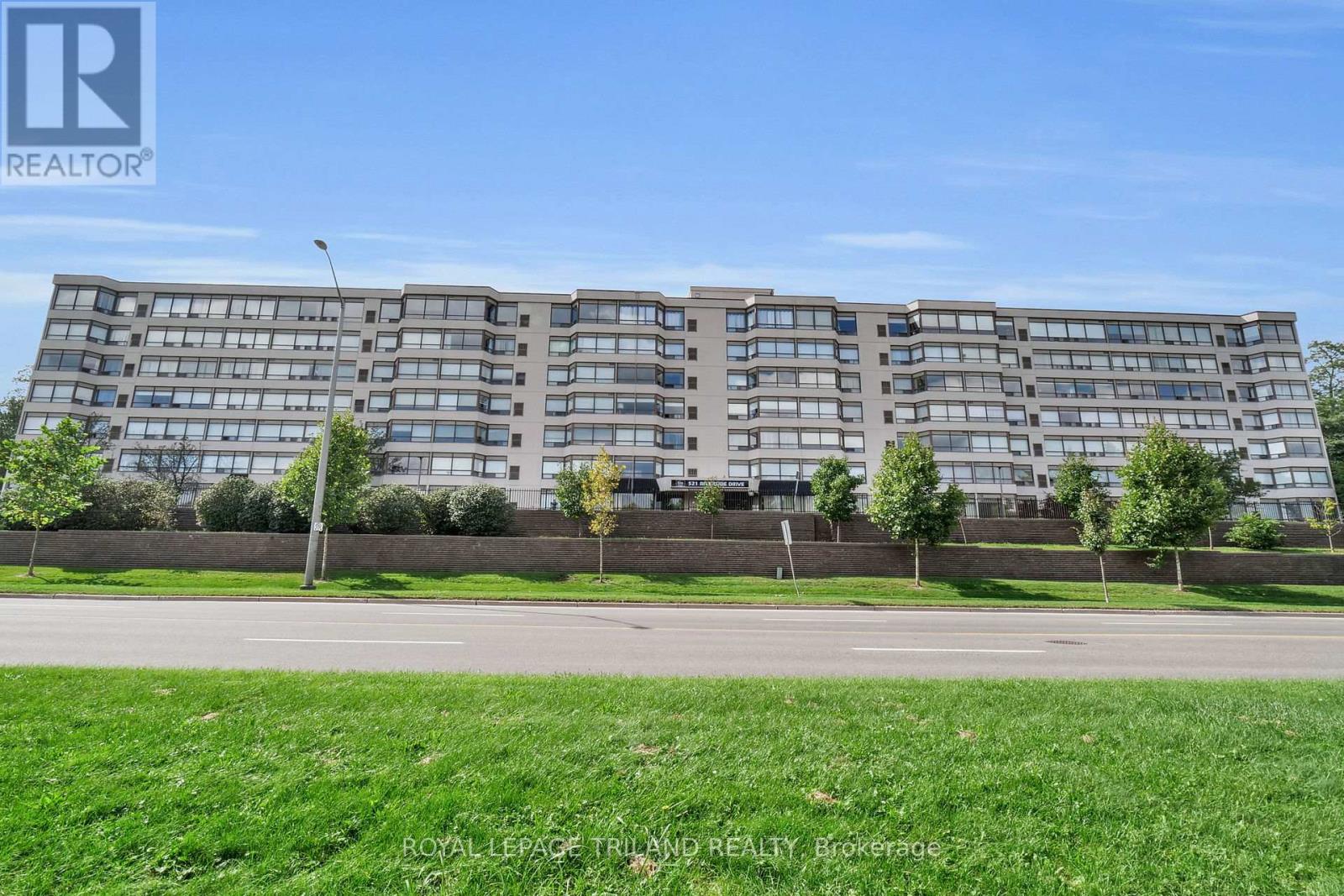 Property at 415 - 521 RIVERSIDE DRIVE image 1