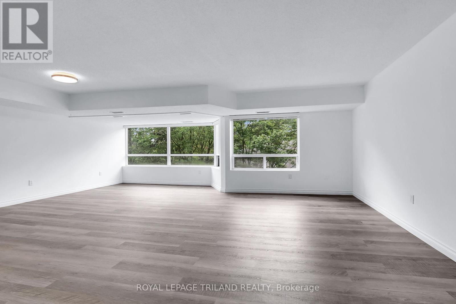 Property at 415 - 521 RIVERSIDE DRIVE image 4