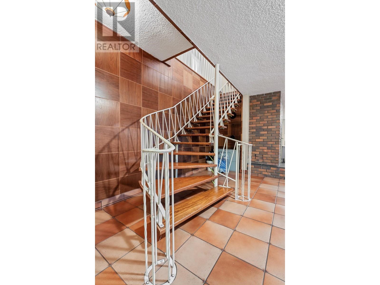 7365 Punnett Close, Burnaby, British Columbia  V5E 1X1 - Photo 22 - R2962681