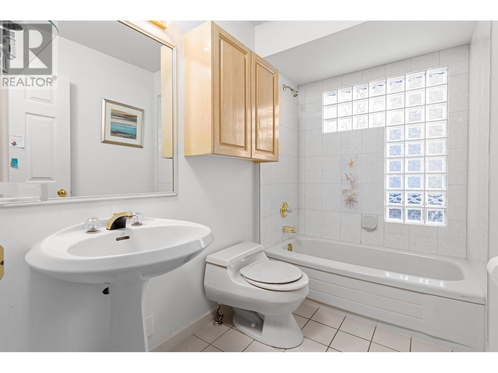 Listing Picture 12 of 39 : 2728 OLIVER CRESCENT, Vancouver / 溫哥華 - 魯藝地產 Yvonne Lu Group - MLS Medallion Club Member