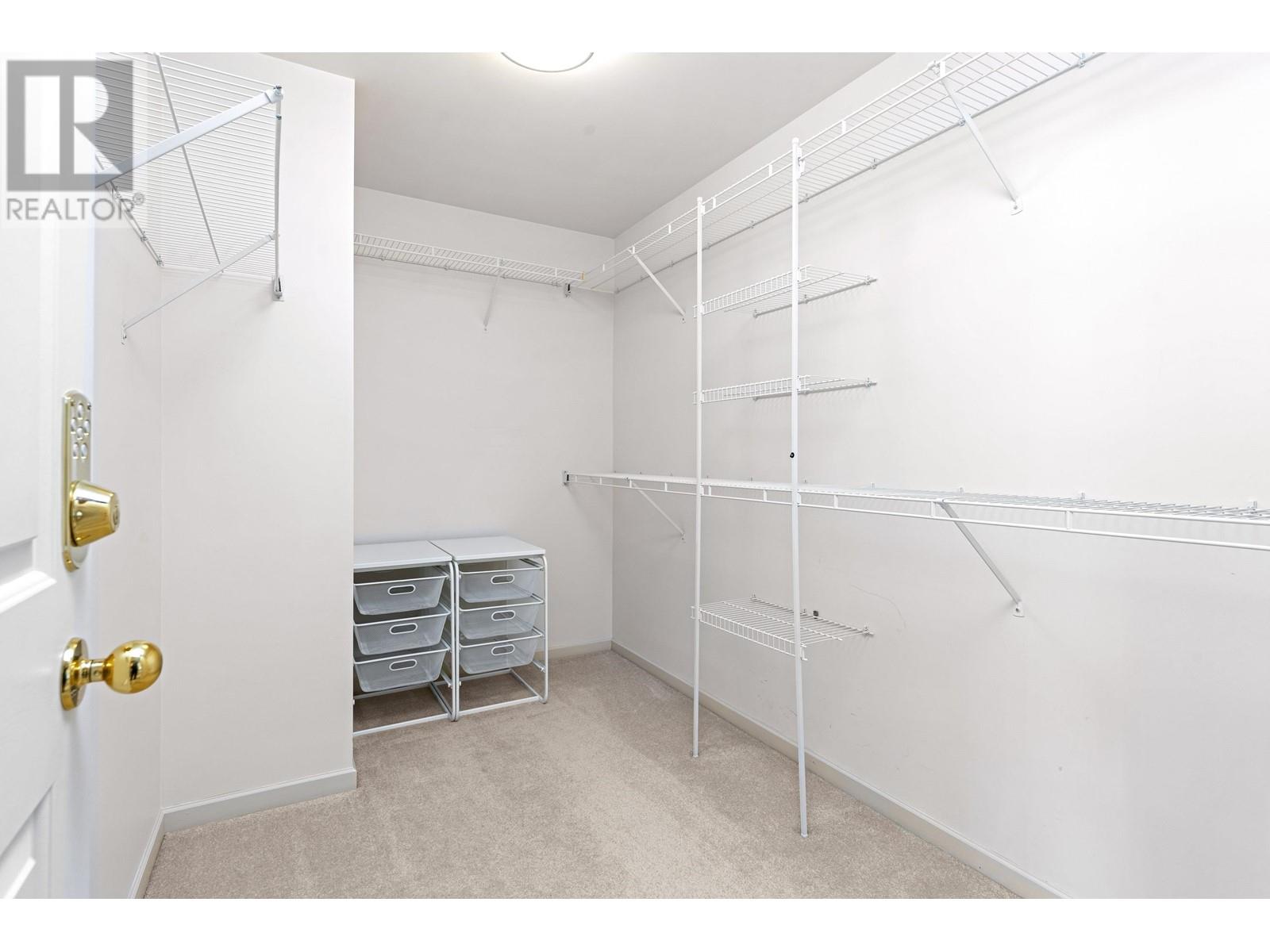 Listing Picture 23 of 39 : 2728 OLIVER CRESCENT, Vancouver / 溫哥華 - 魯藝地產 Yvonne Lu Group - MLS Medallion Club Member