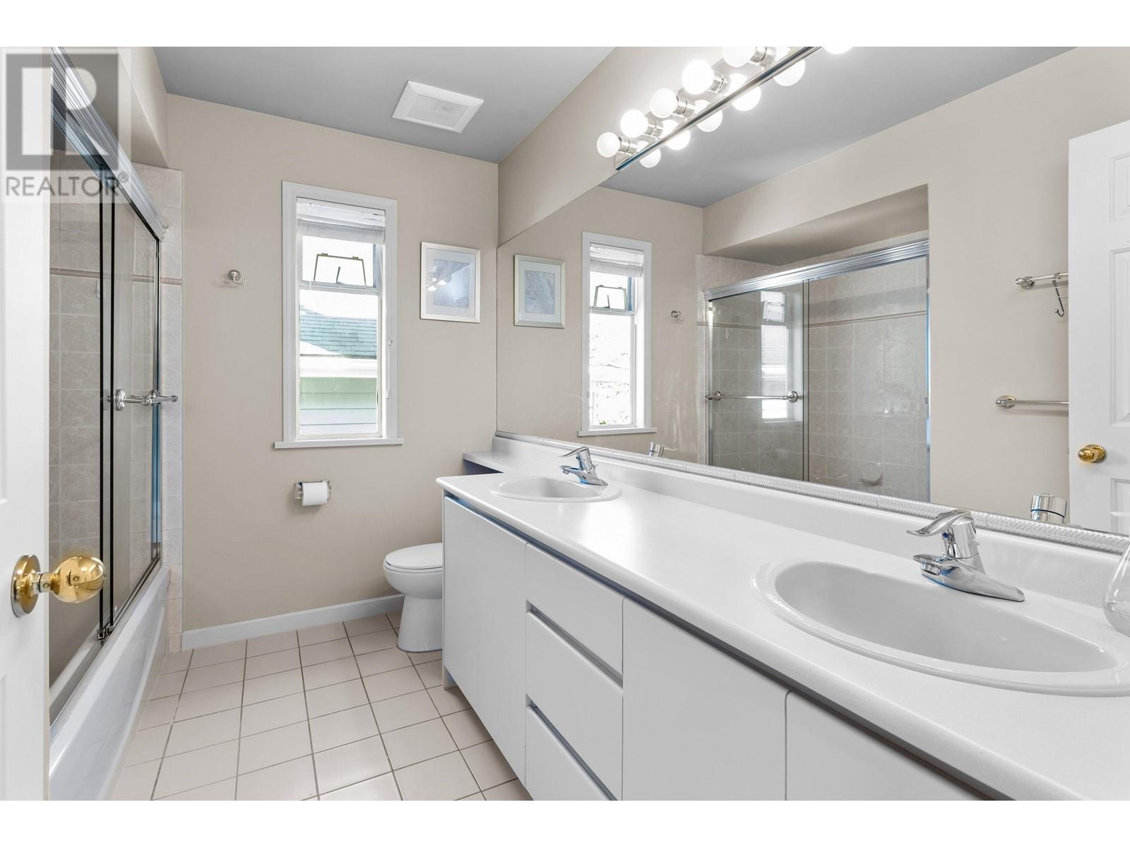 Listing Picture 28 of 39 : 2728 OLIVER CRESCENT, Vancouver / 溫哥華 - 魯藝地產 Yvonne Lu Group - MLS Medallion Club Member