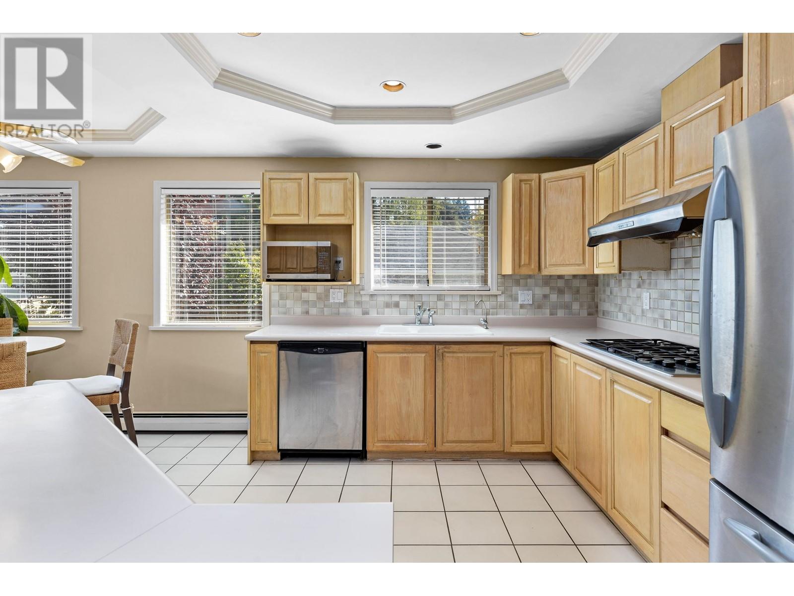 Listing Picture 6 of 39 : 2728 OLIVER CRESCENT, Vancouver / 溫哥華 - 魯藝地產 Yvonne Lu Group - MLS Medallion Club Member