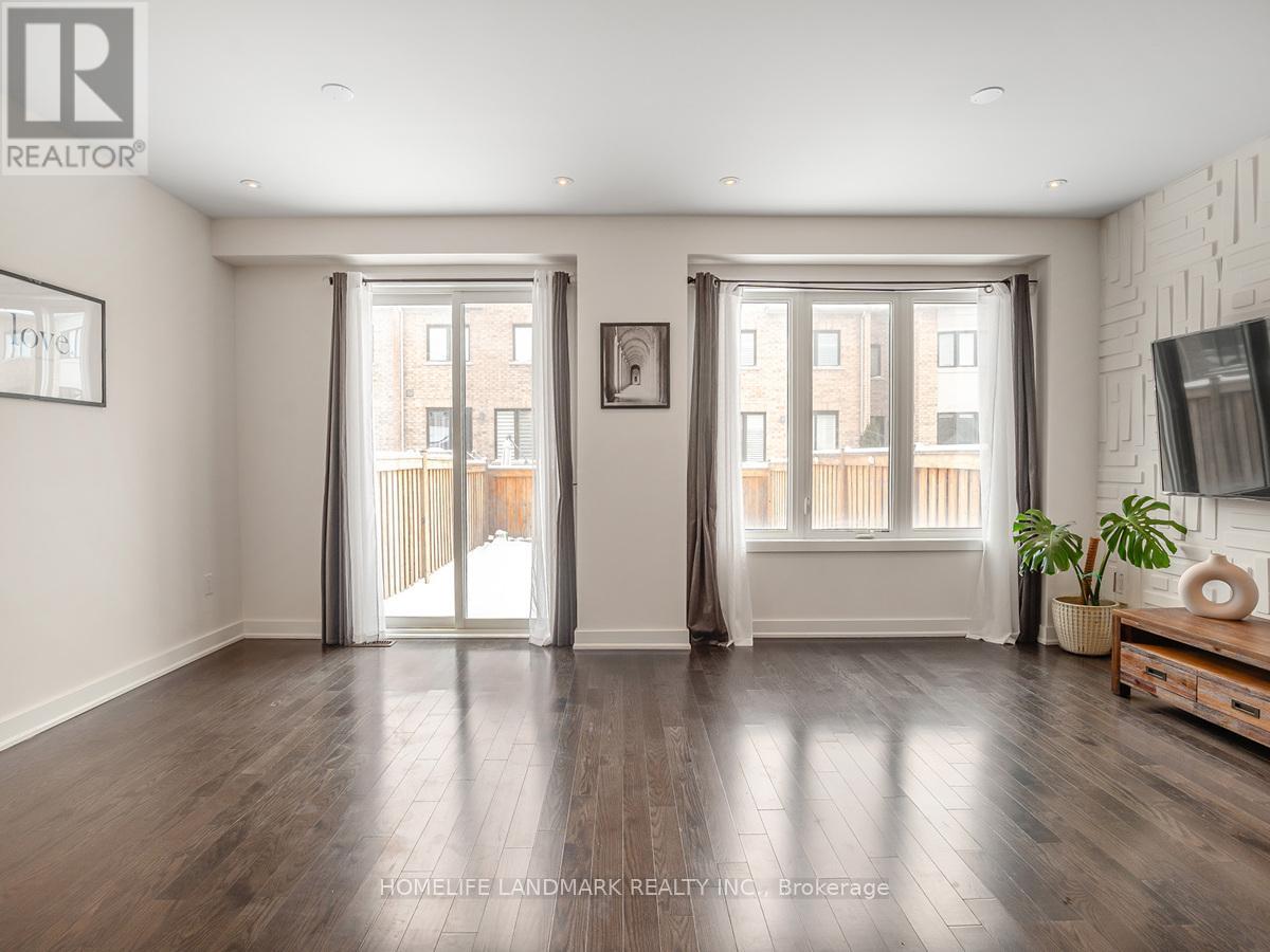 Property at 34 DENARIUS CRESCENT image 5