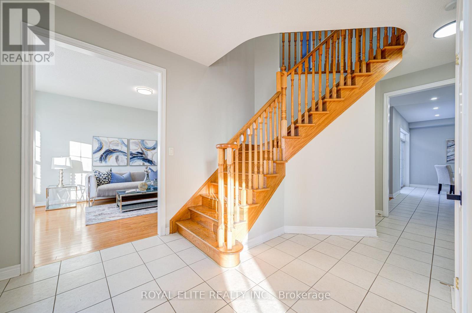 34 Murison Drive, Markham, Ontario  L6C 0J3 - Photo 5 - N11950431