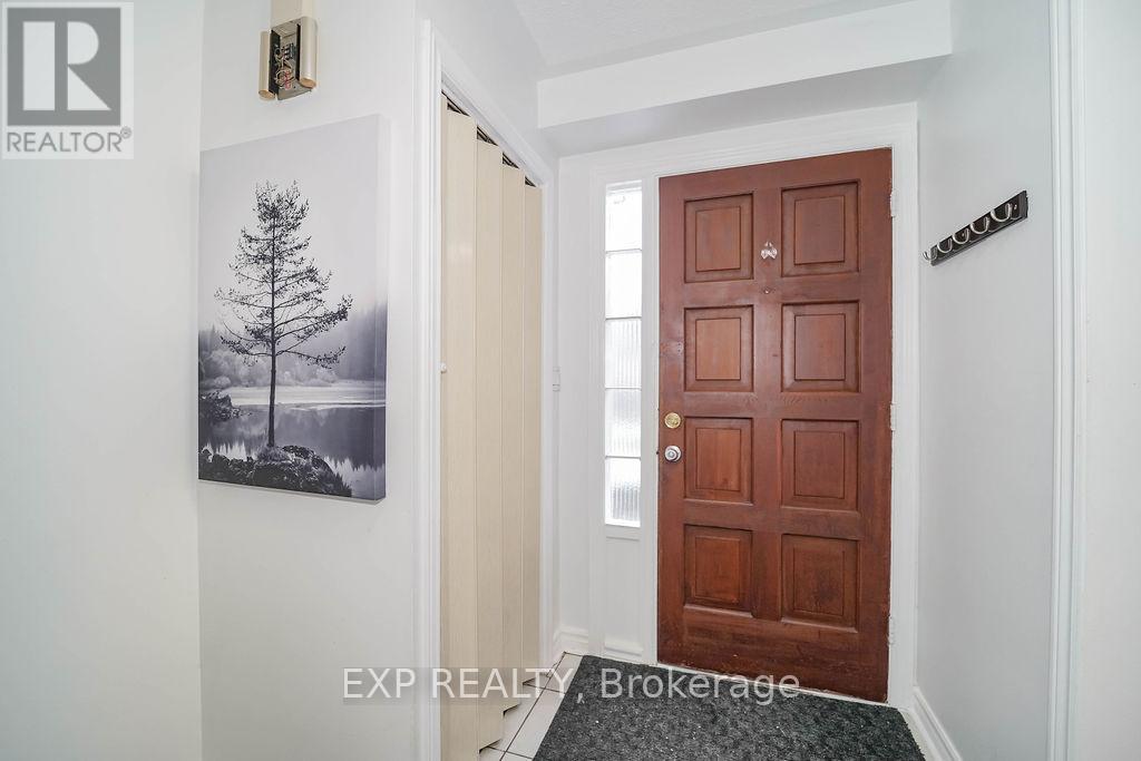 Property at 17 - 17 THE CARRIAGE WAY image 5
