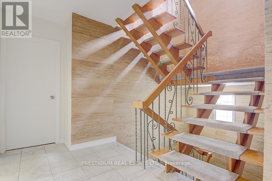 57 Laureleaf Road, Markham, Ontario  L3T 2X9 - Photo 8 - N11951356