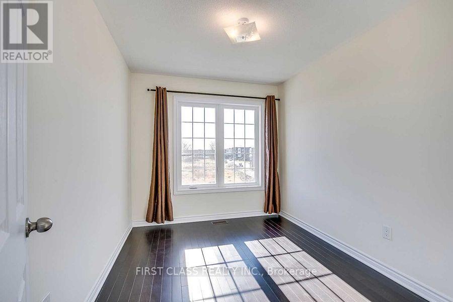 126 Farooq Boulevard, Vaughan, Ontario  L4L 1A6 - Photo 13 - N11951486