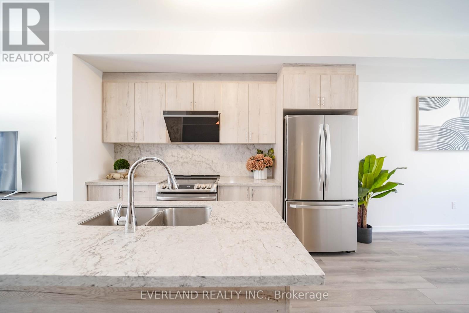Property at 33 ORIGIN WAY image 5