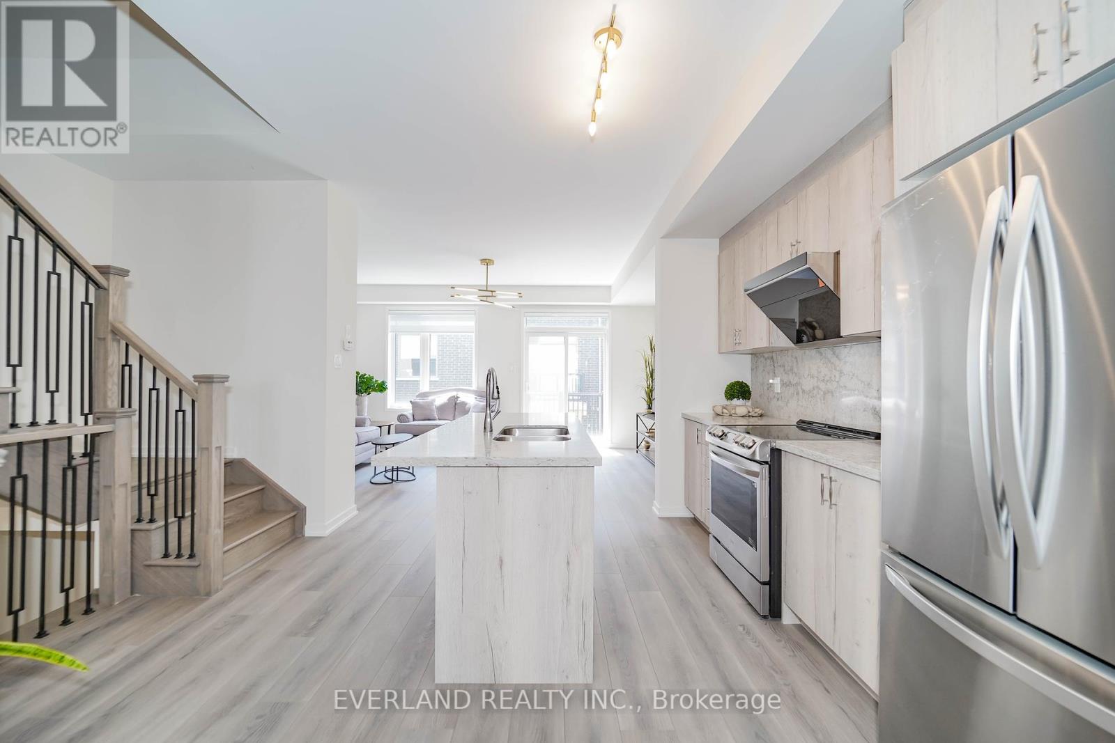 33 Origin Way, Vaughan, Ontario  L6A 4C2 - Photo 6 - N11951727