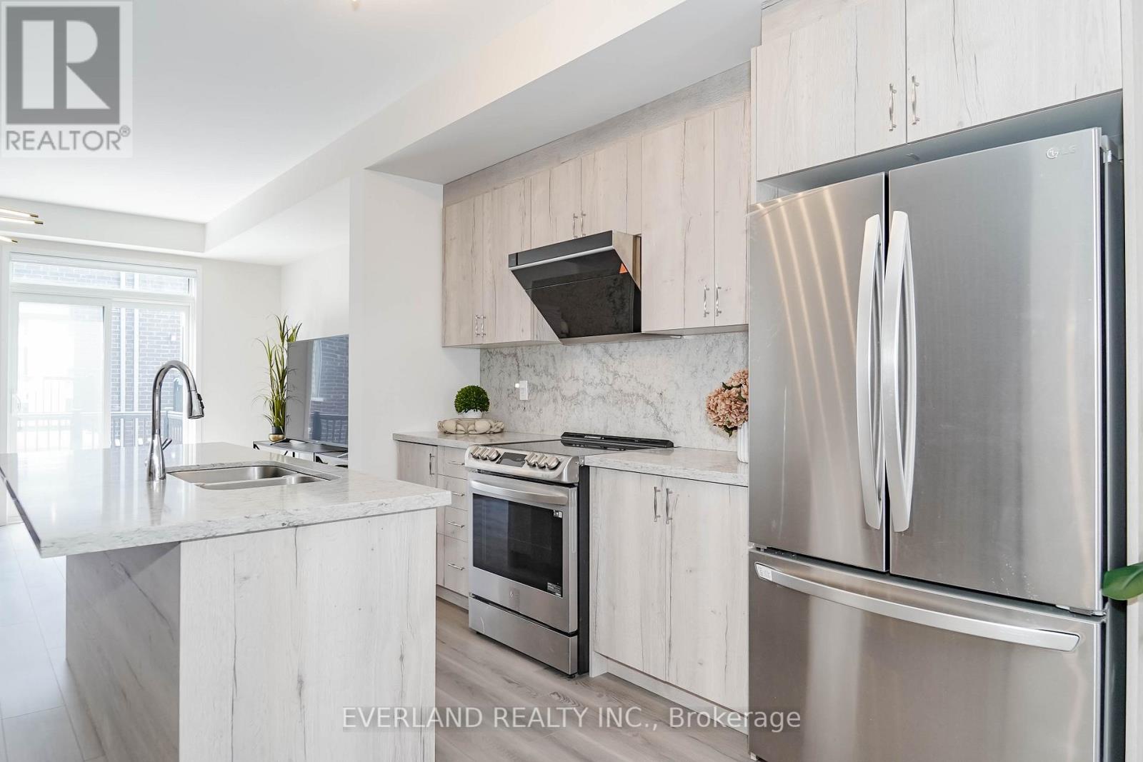 33 Origin Way, Vaughan, Ontario  L6A 4C2 - Photo 7 - N11951727