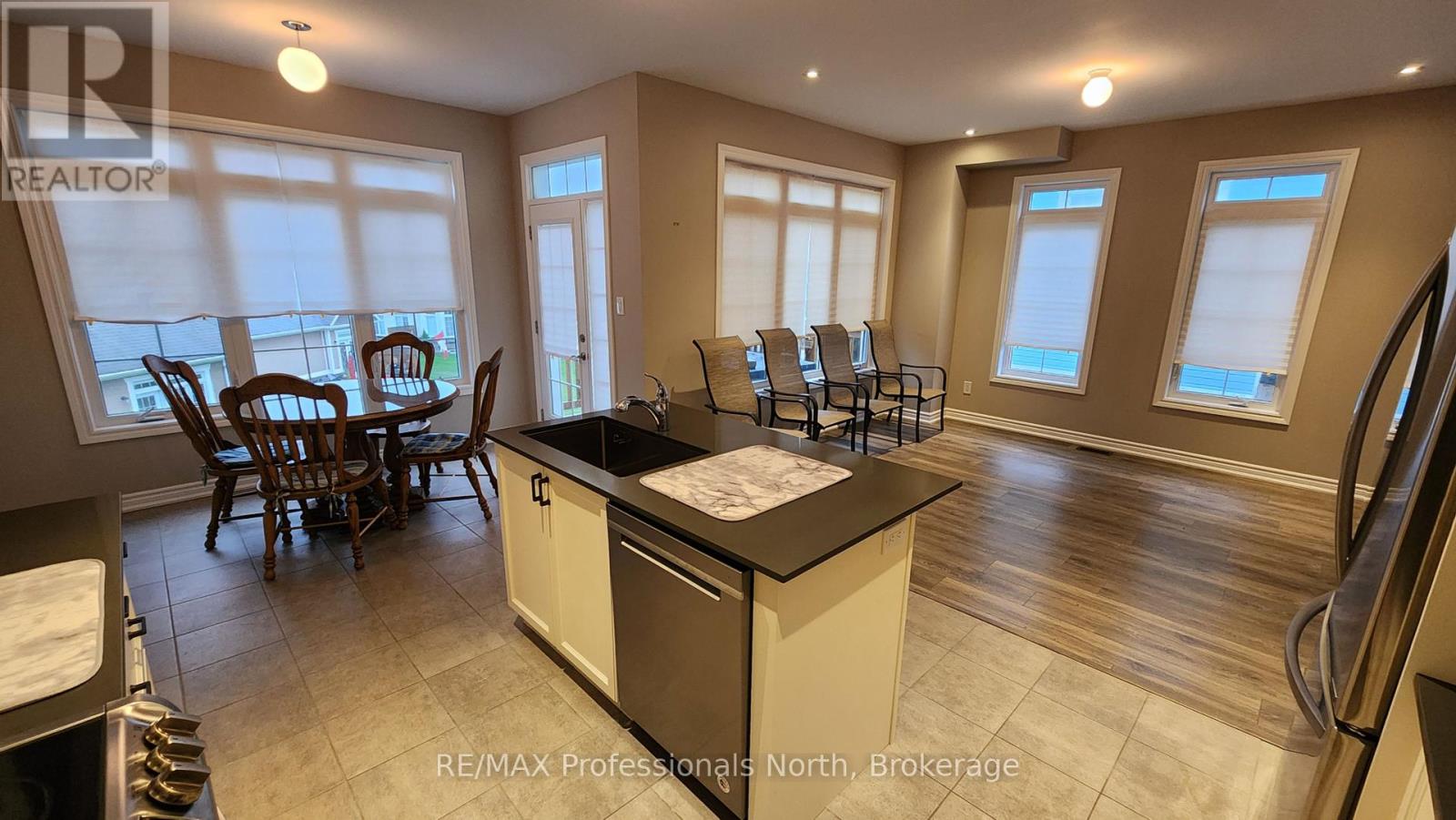 11 Prescott Crescent, Bracebridge, Ontario  P1L 0B7 - Photo 5 - X11916755