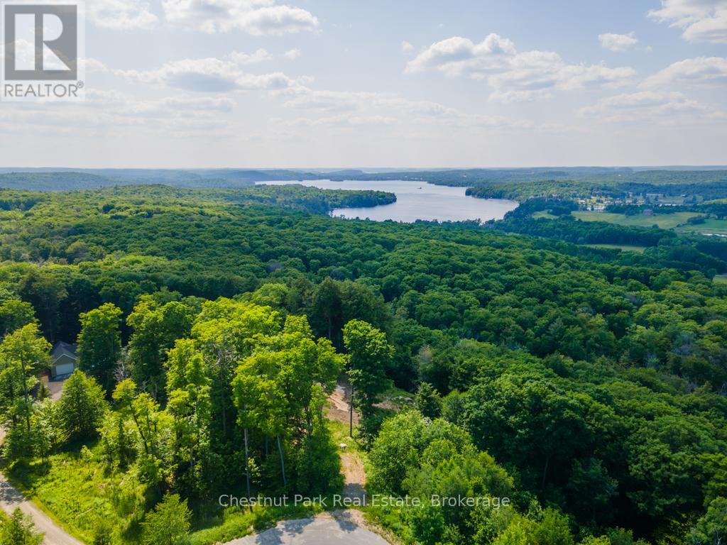 19 Old Hemlock Trail, Huntsville, Ontario  P1H 0A7 - Photo 3 - X11950837