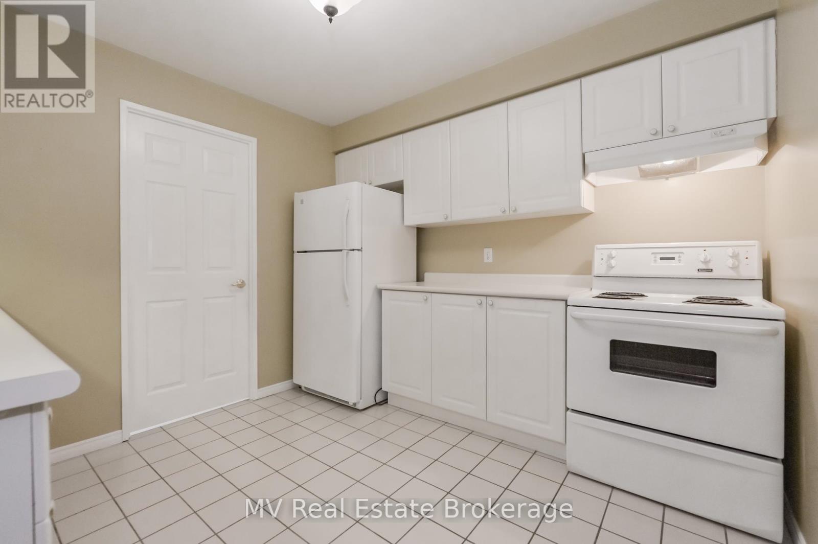 102 - 245 Queen Street W, Centre Wellington, Ontario  N1M 3R6 - Photo 11 - X11951319