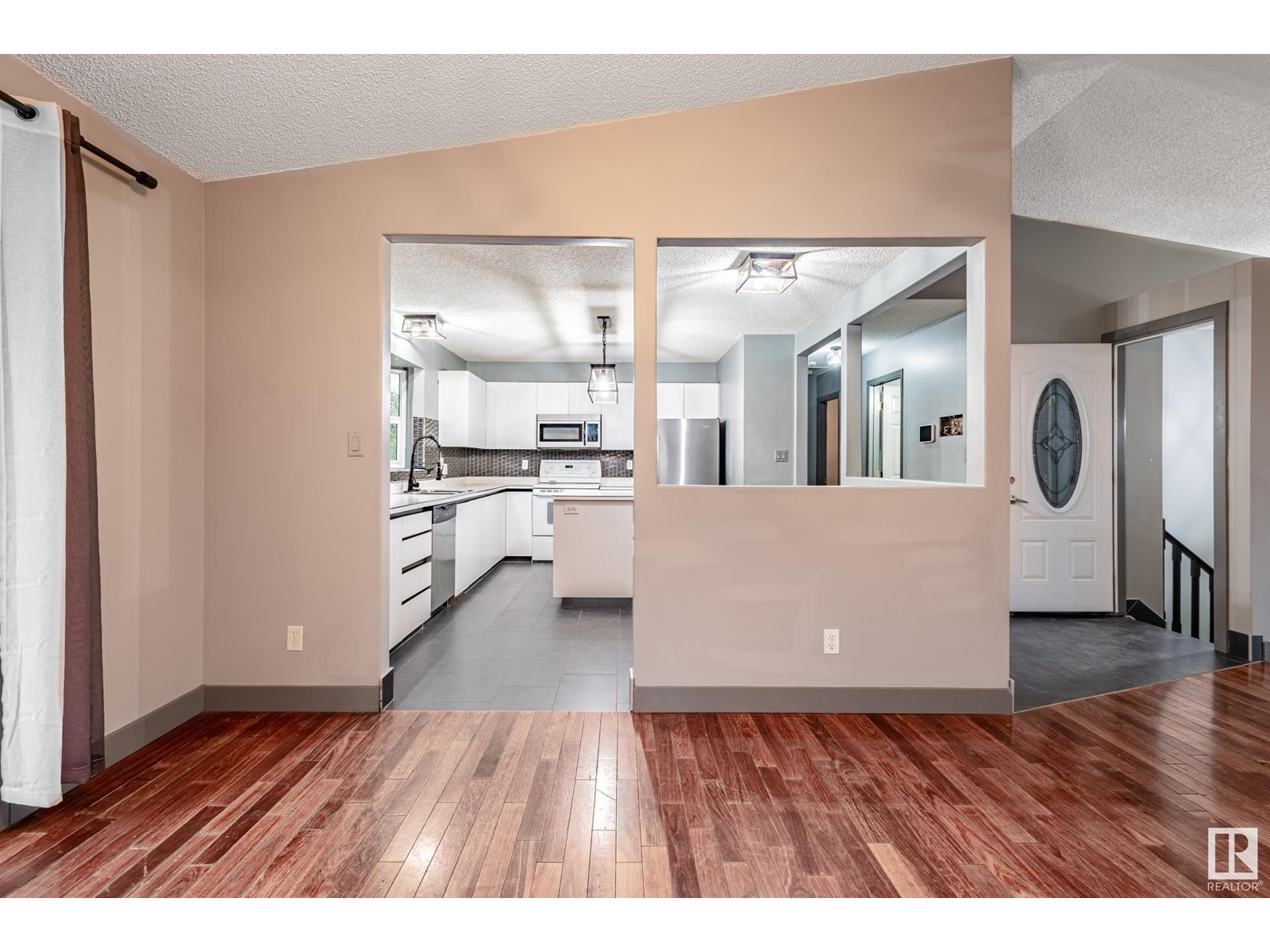 Property at 3811 21 AV NW image 5