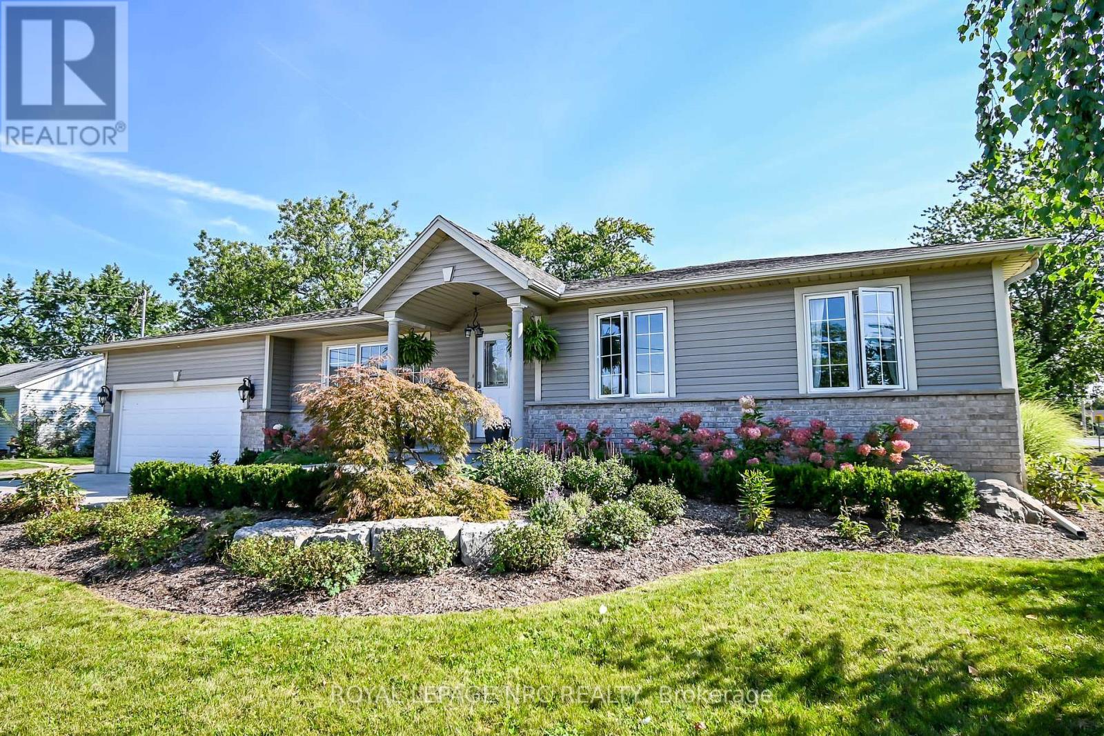 Property at 371 RIVERSIDE DRIVE image 2