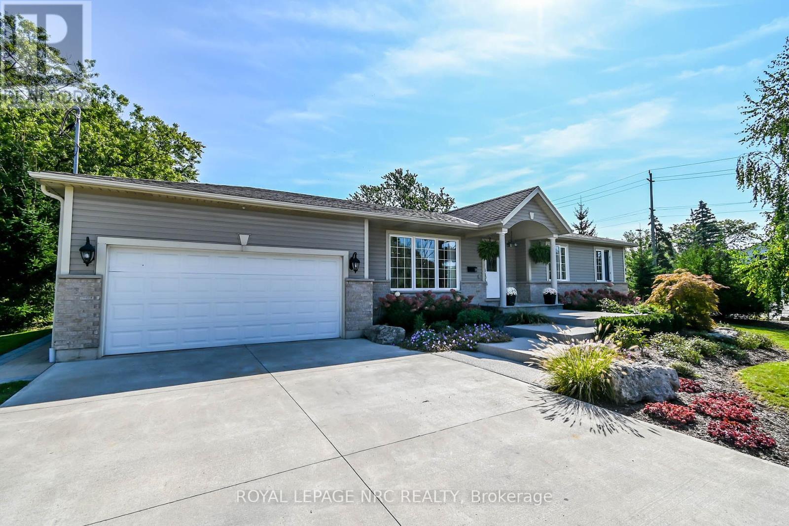 Property at 371 RIVERSIDE DRIVE image 3