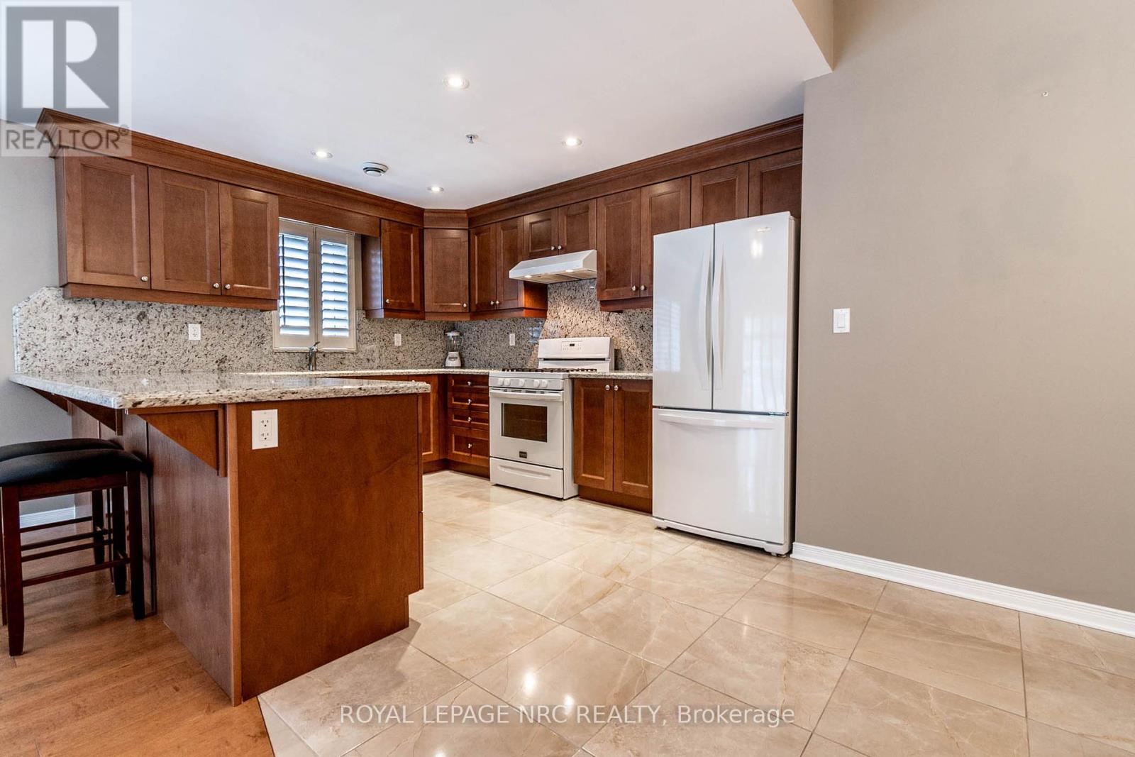 203 - 16 Sullivan Avenue, Thorold, Ontario  L2V 2Y2 - Photo 4 - X11950953