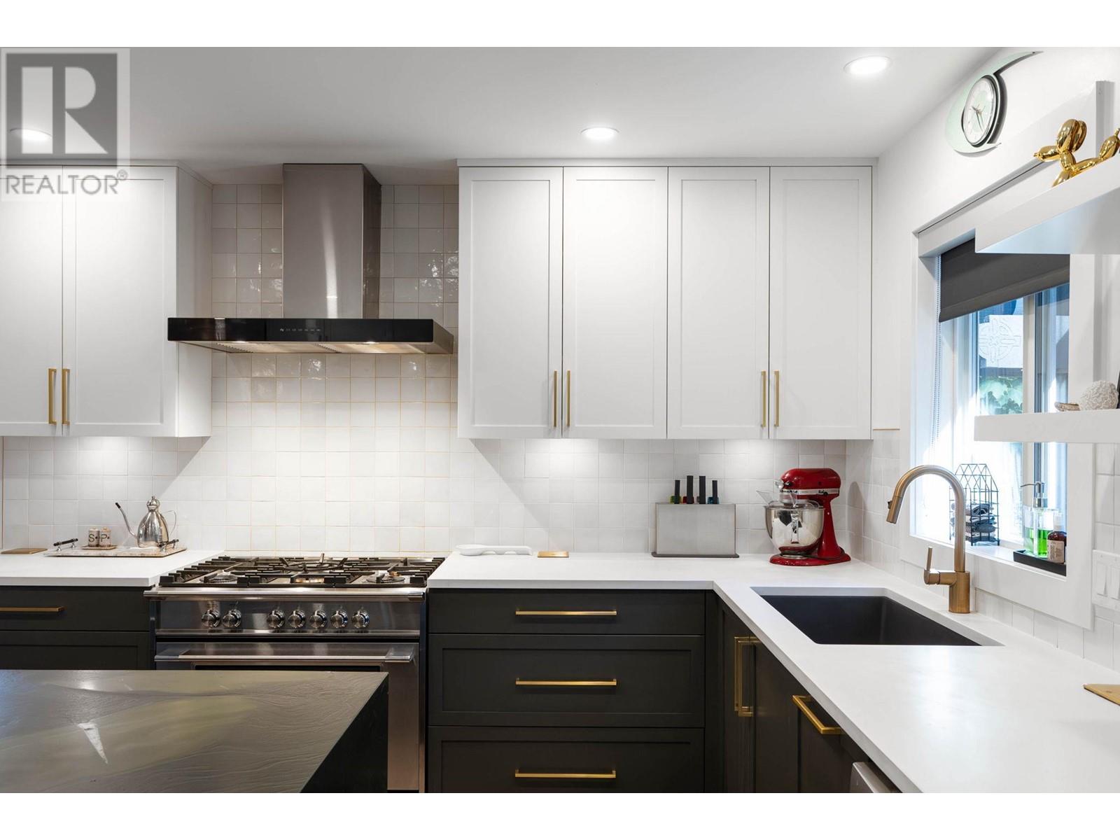 Property at 2492 Shannon View Drive image 1
