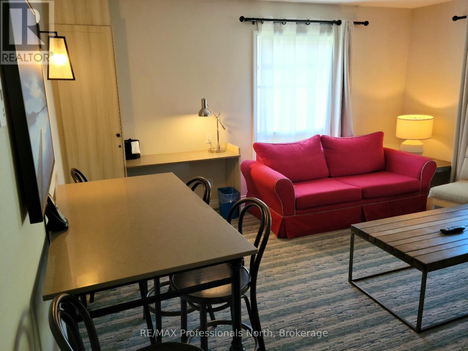 54-207 - 1235 Deerhurst Drive, Huntsville, Ontario  P1H 2E8 - Photo 2 - X11952536