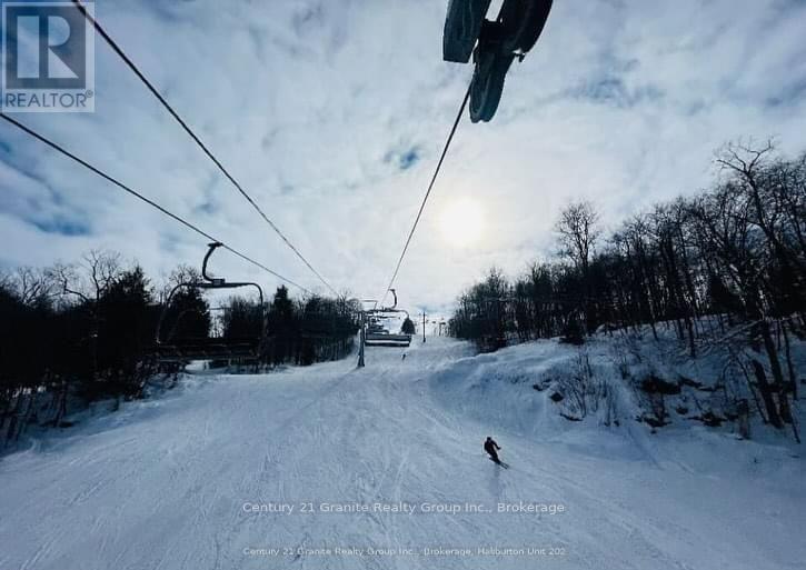 1019 Bushwolf Lake Road, Dysart Et Al, Ontario  K0M 1S0 - Photo 37 - X11953026