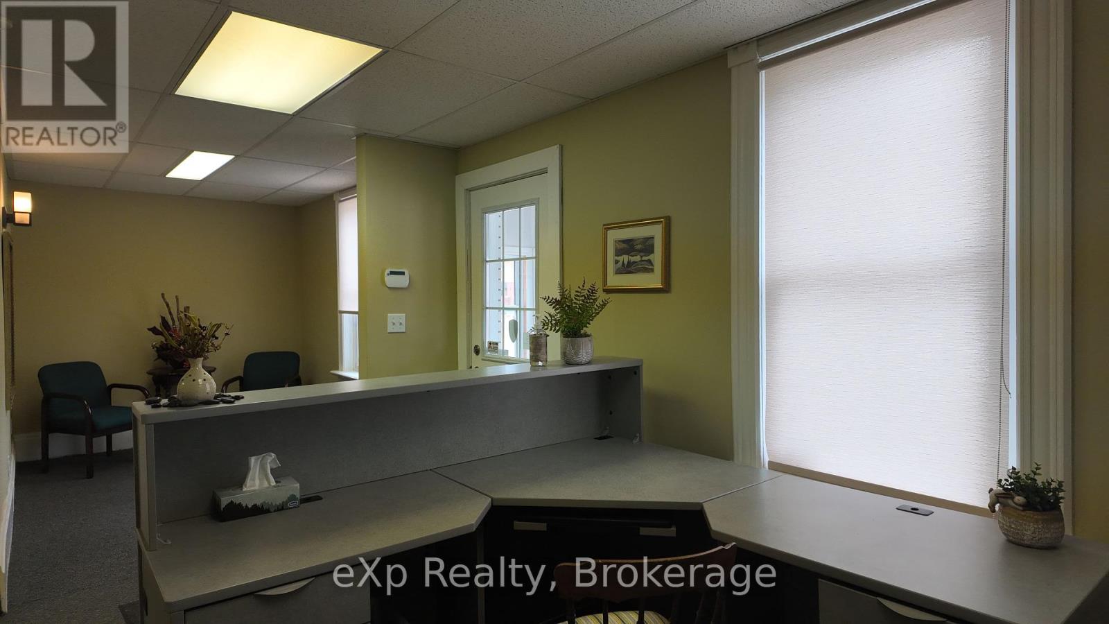 Property at 21 GROSVENOR STREET N image 5