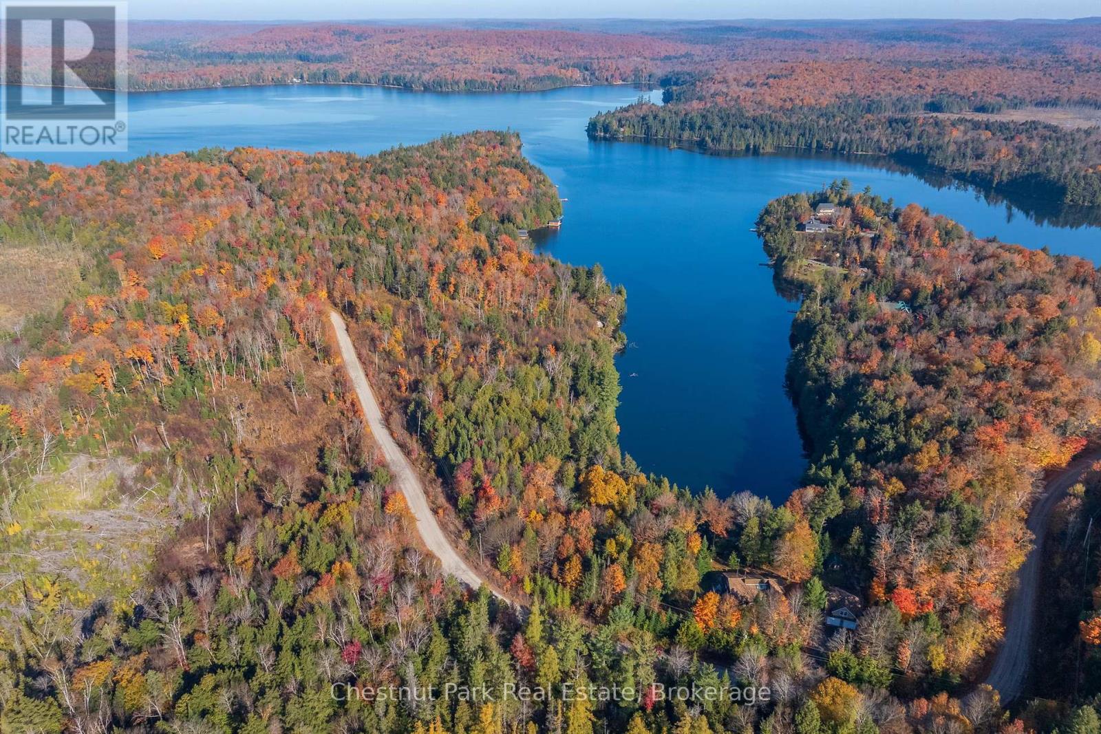 1031 Carl Fisher Drive, Lake Of Bays, Ontario  P1H 2J6 - Photo 2 - X11953368