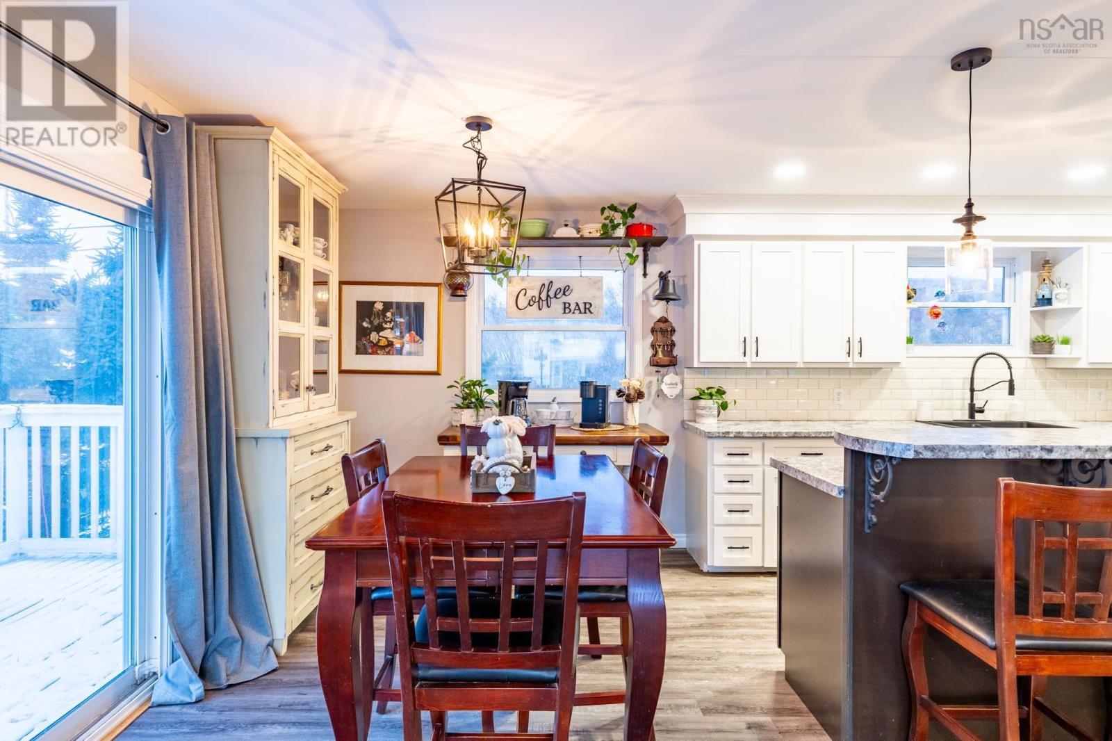 9 Sprucewood Drive, Yarmouth, Nova Scotia  B5A 4G5 - Photo 9 - 202427617