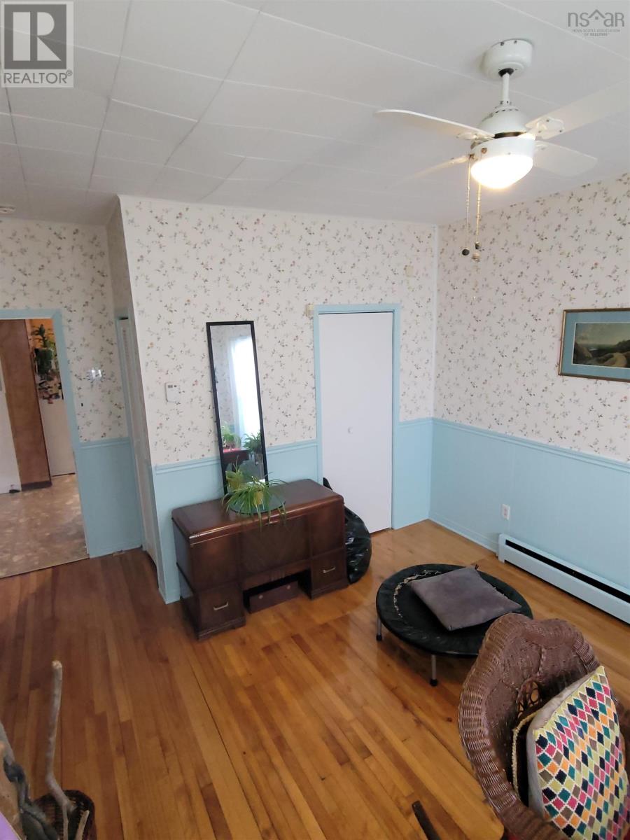 218 York Street, Glace Bay, Nova Scotia  B1A 2L8 - Photo 6 - 202501781