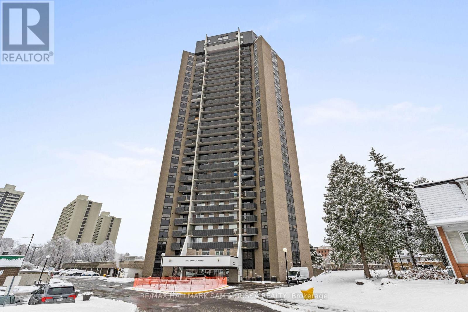 Property at 1601 - 900 DYNES ROAD image 1