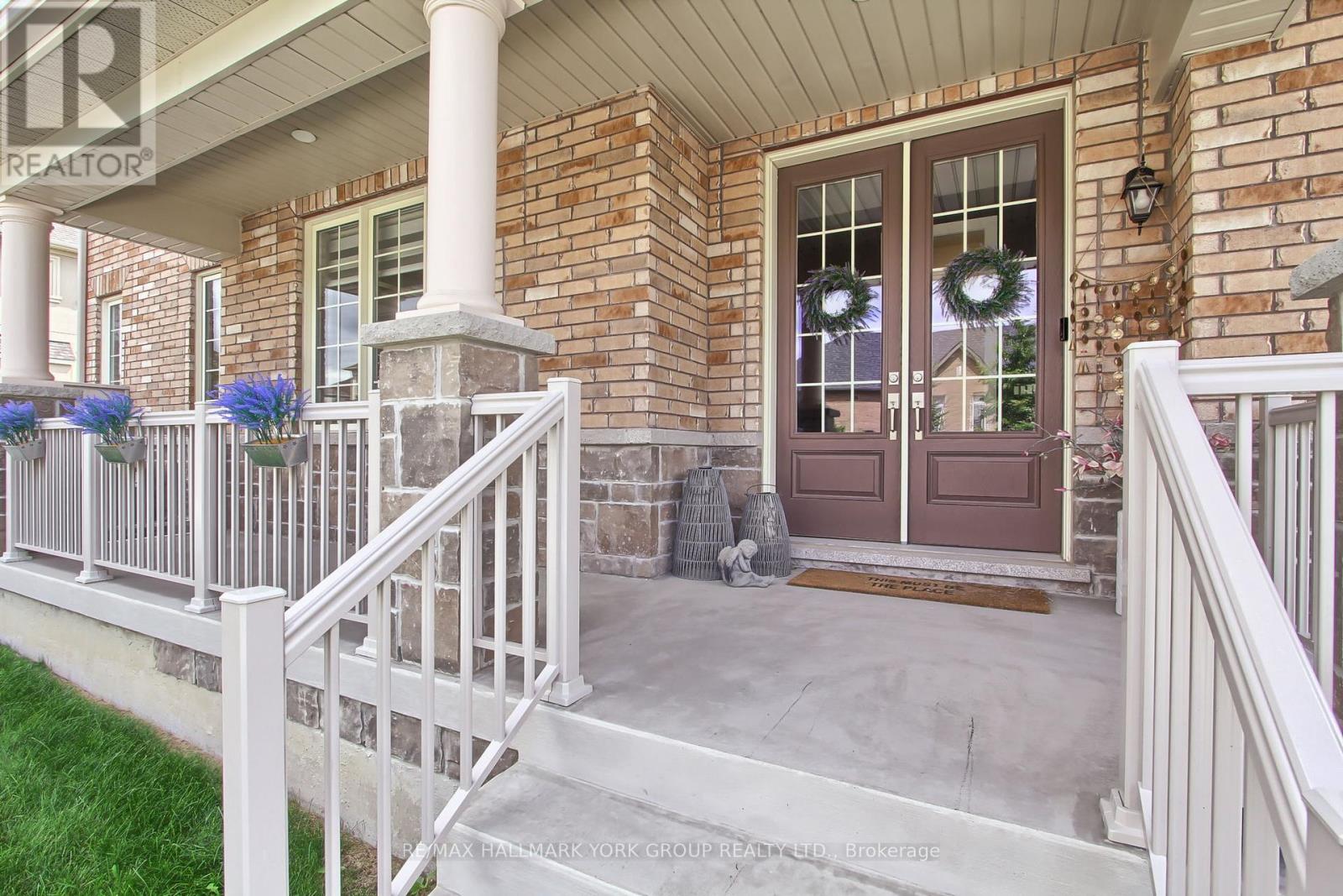 190 Walter English Drive, East Gwillimbury (Queensville), Ontario  L0G 1R0 - Photo 4 - N11953312